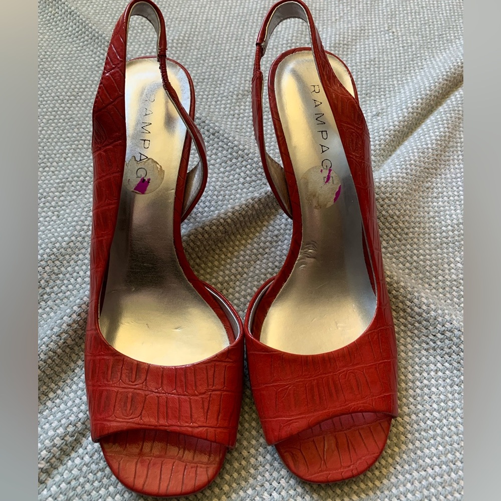 Bright red Rampage heels 👠 👠